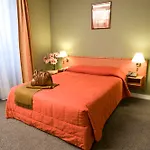 Trianon Gare De Lyon Hotel
